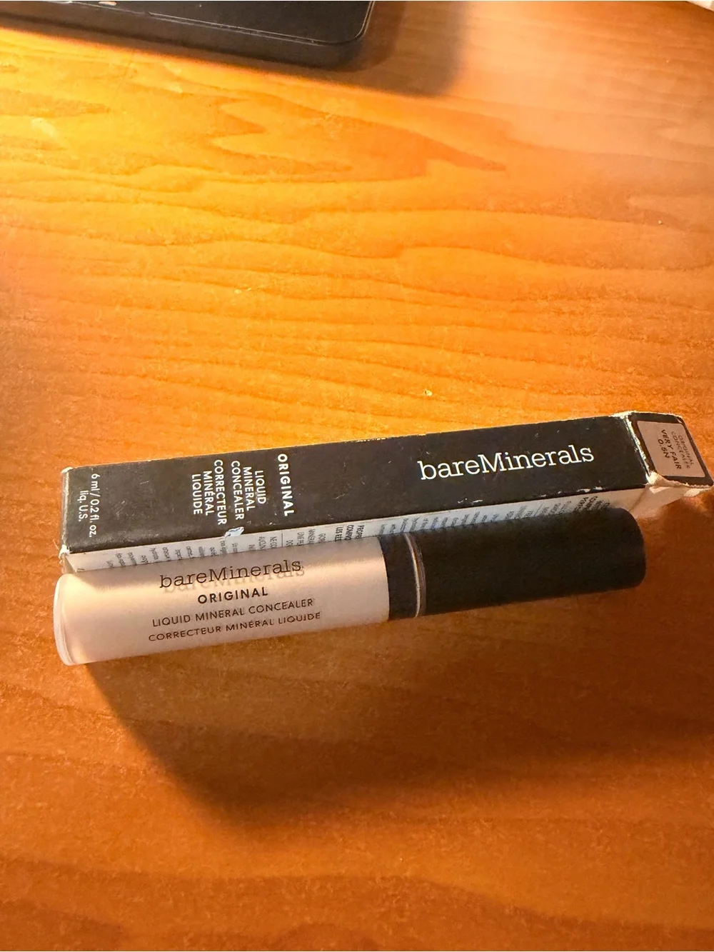 bareMinerals Original Liquid Mineral Concealer - Cream, Black